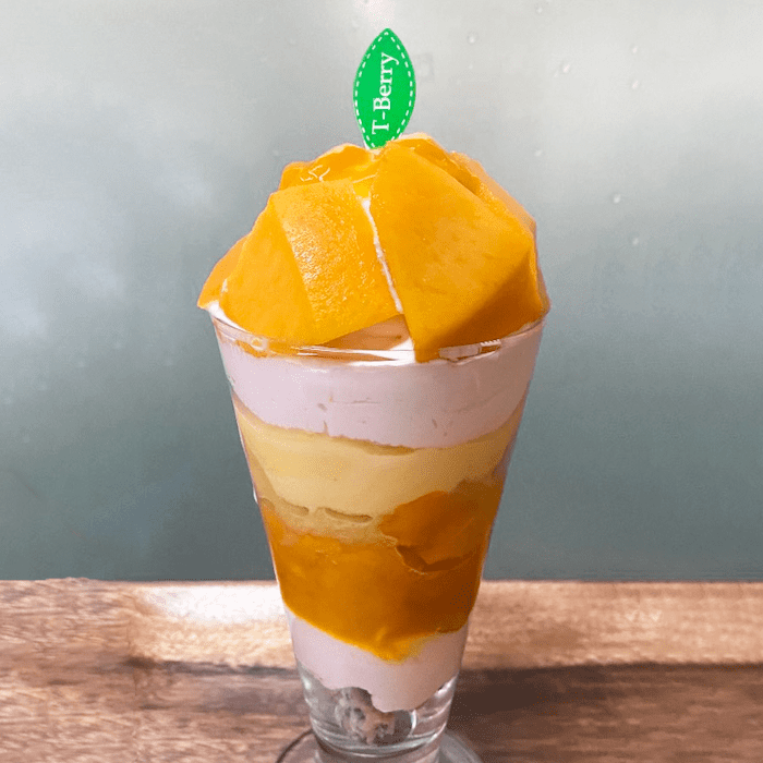 マンゴーパフェ