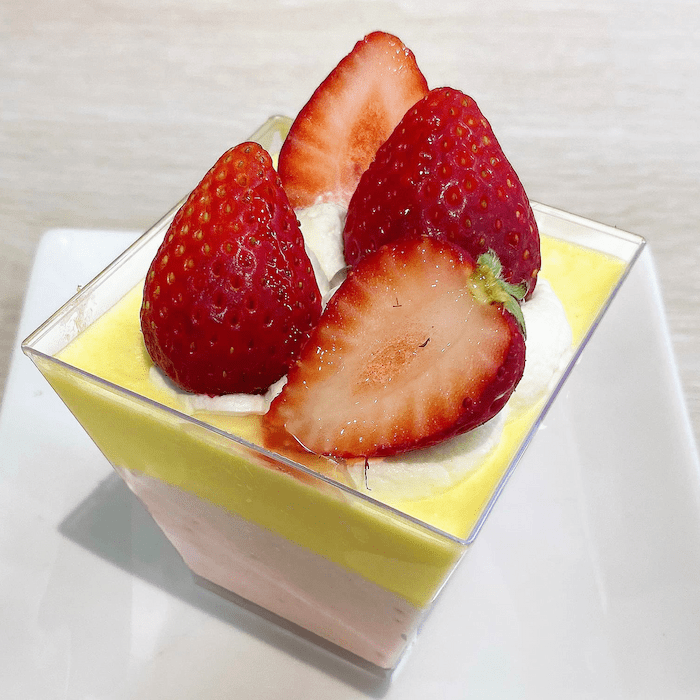 苺パフェ